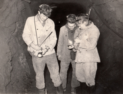 Минералоги в шахте, 1961